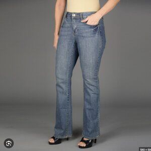 DKNY Jeans Women's 6R Blue Soho Boot Cut Stretch Distressed Denim